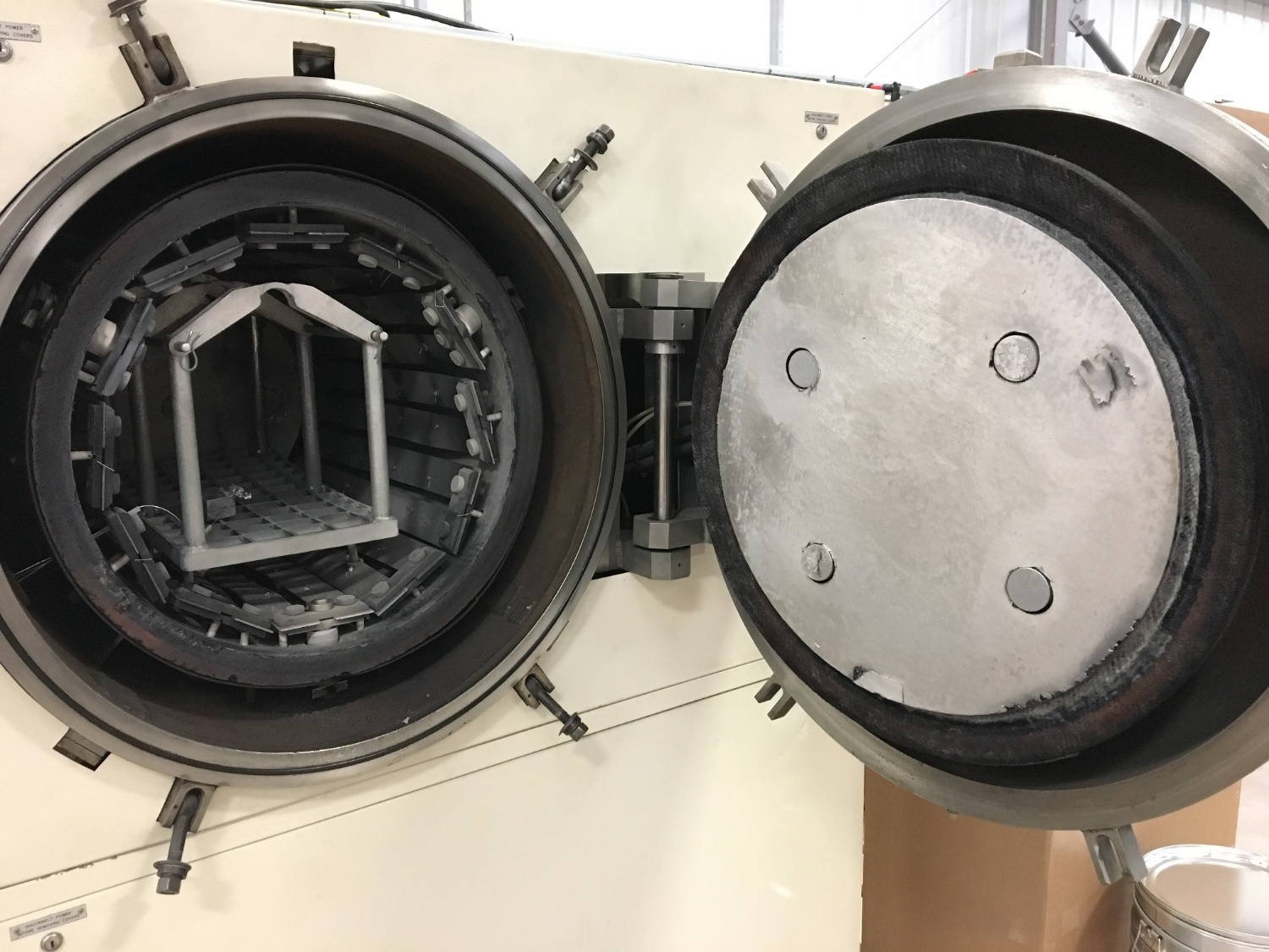 Vacuum Heat Treatment Furnace